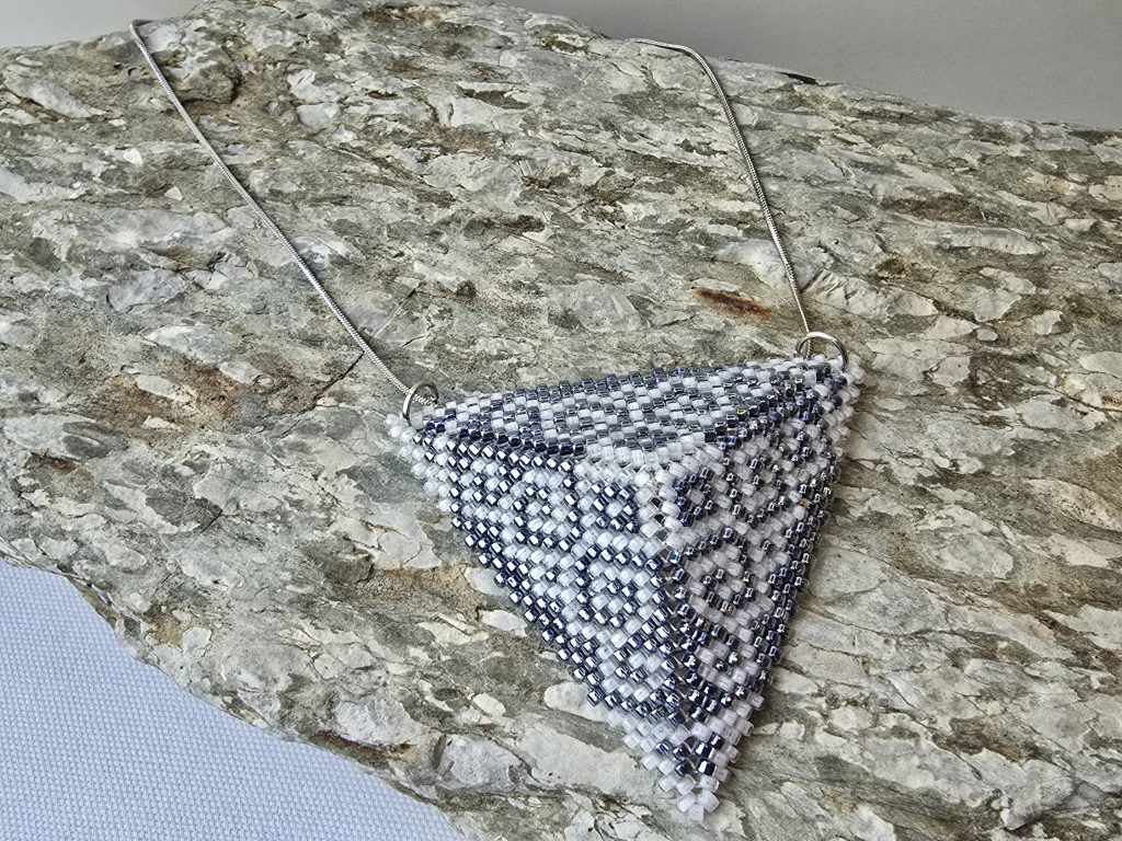 Silber Pyramide
